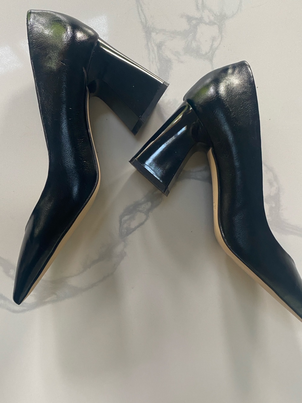 Zara Black Pointed Leather Pumps 🖤🤍